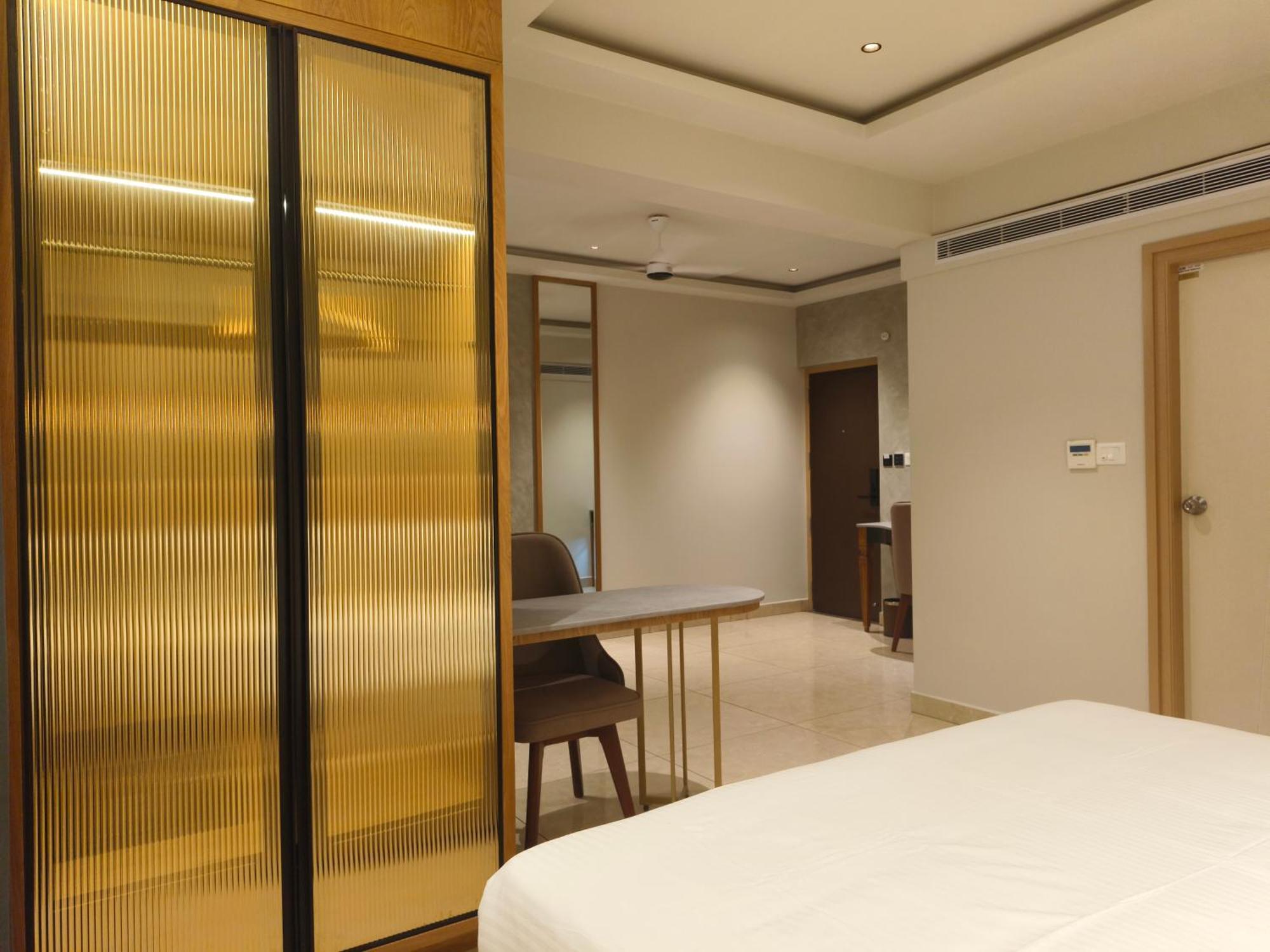 Olive Hotel Le Opera By Embassy Group Bangalore Eksteriør bilde