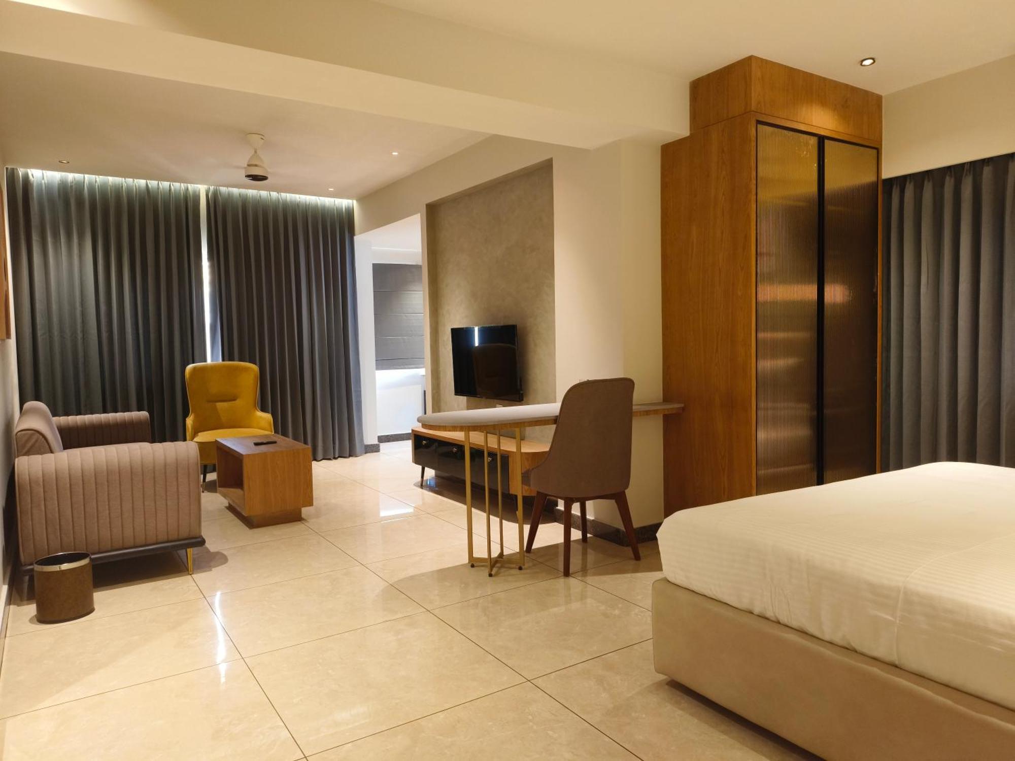 Olive Hotel Le Opera By Embassy Group Bangalore Eksteriør bilde
