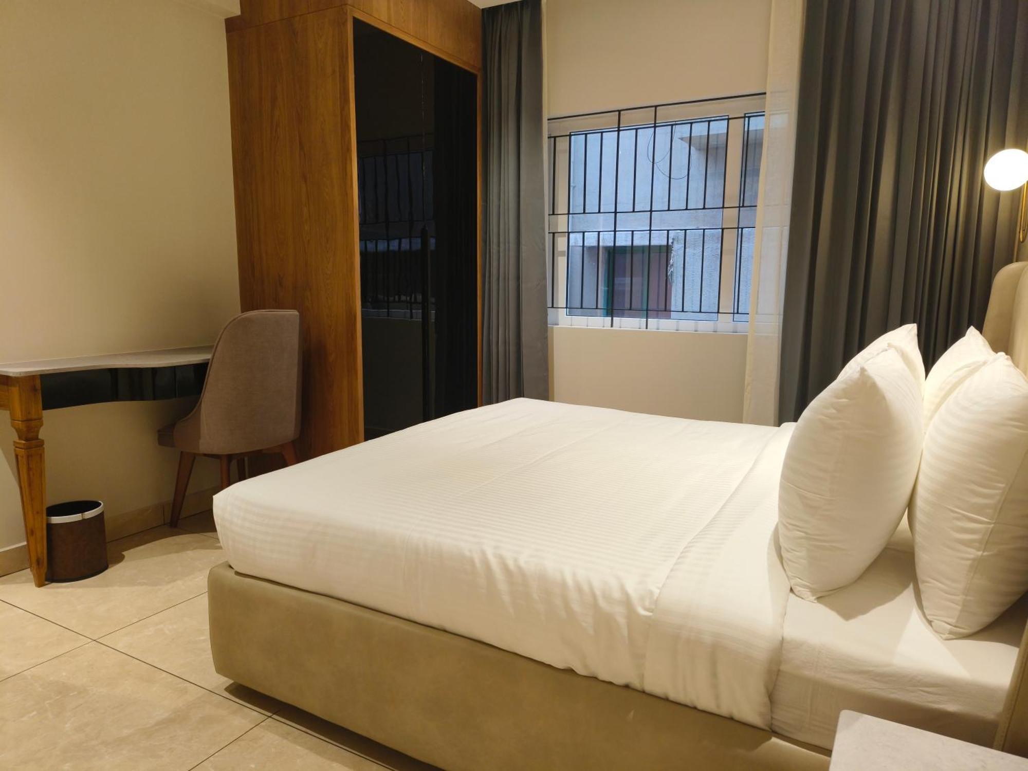 Olive Hotel Le Opera By Embassy Group Bangalore Eksteriør bilde