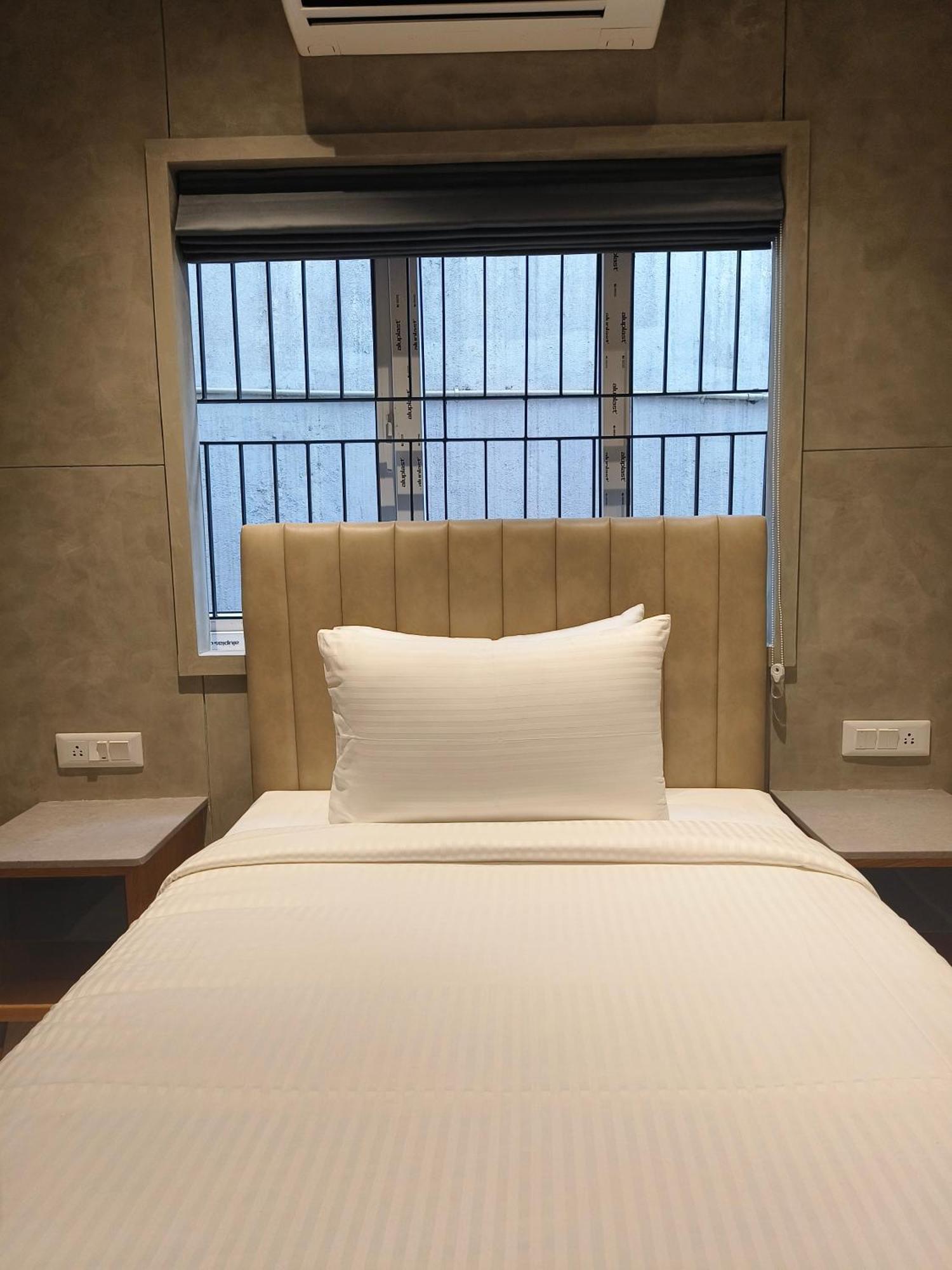 Olive Hotel Le Opera By Embassy Group Bangalore Eksteriør bilde
